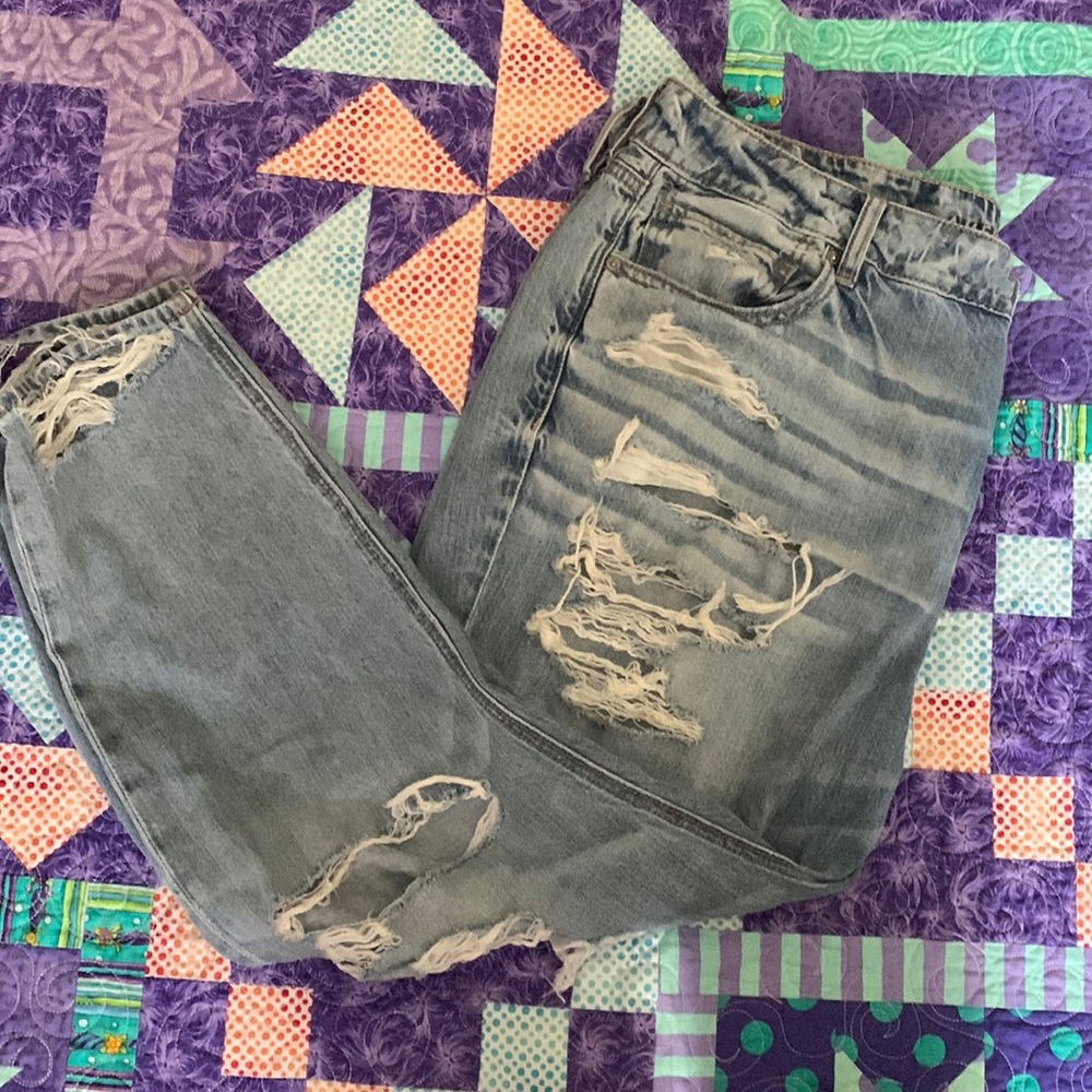 American Eagle mom jeans